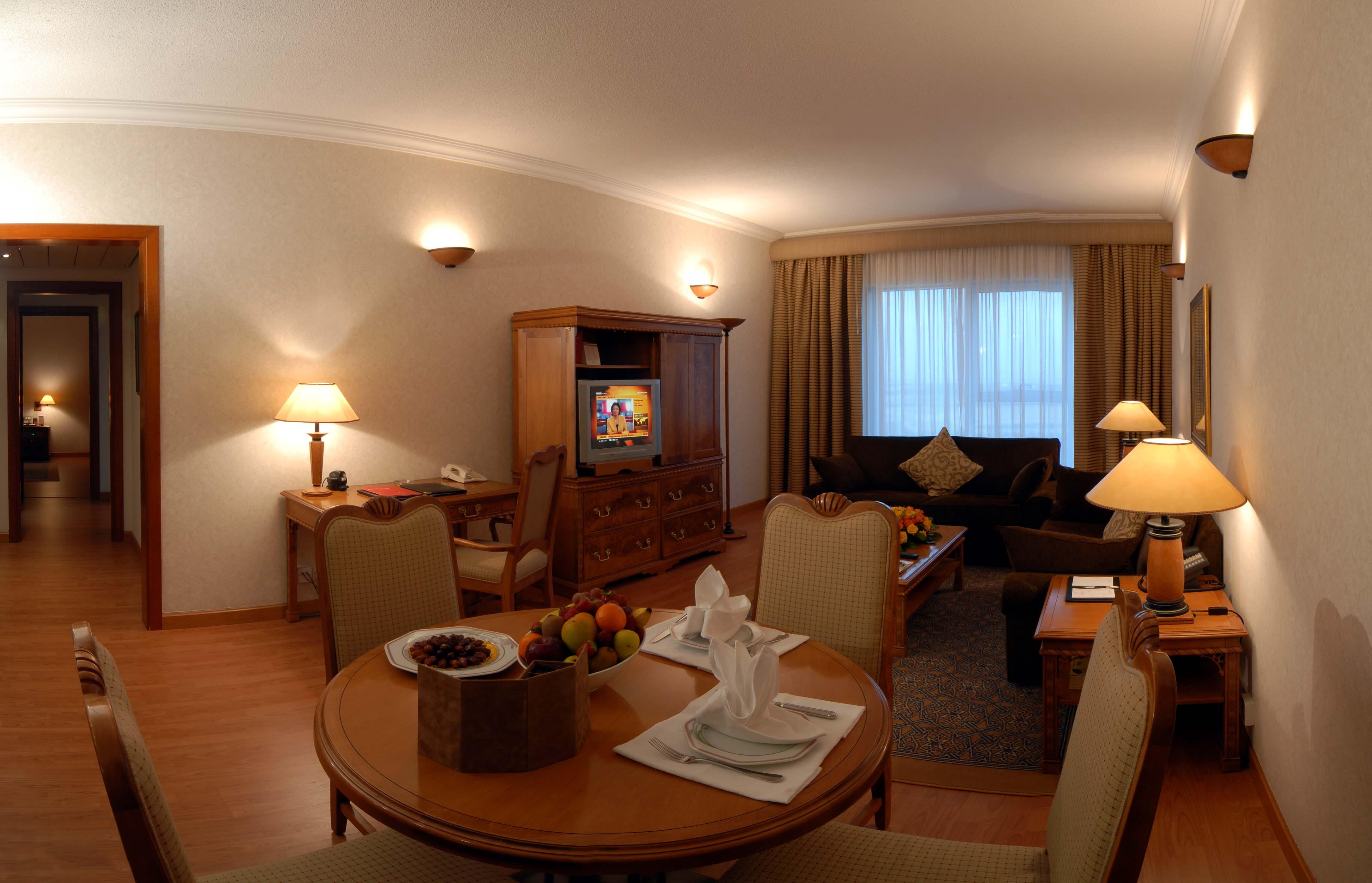 Millennium Plaza Downtown Suites Dubai Exterior foto A suite at the Radisson Blu Hamburg